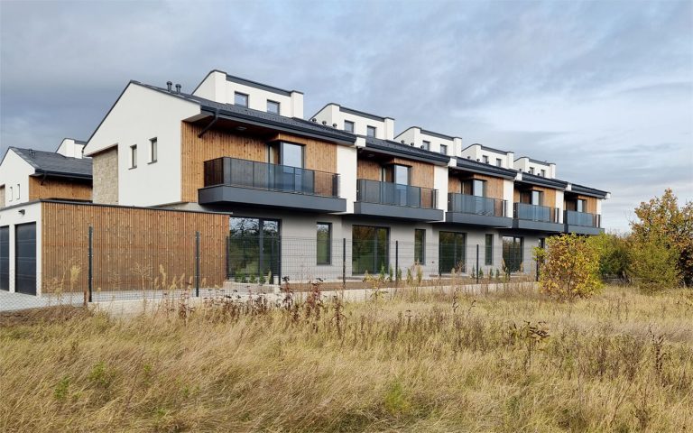 Flat 10_natural black_creaton-architectural-studio-samsara-park-residential-landscape_6