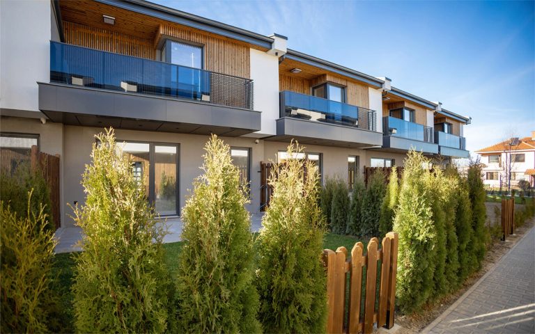 Flat 10_natural black_creaton-architectural-studio-samsara-park-residential-landscape_8